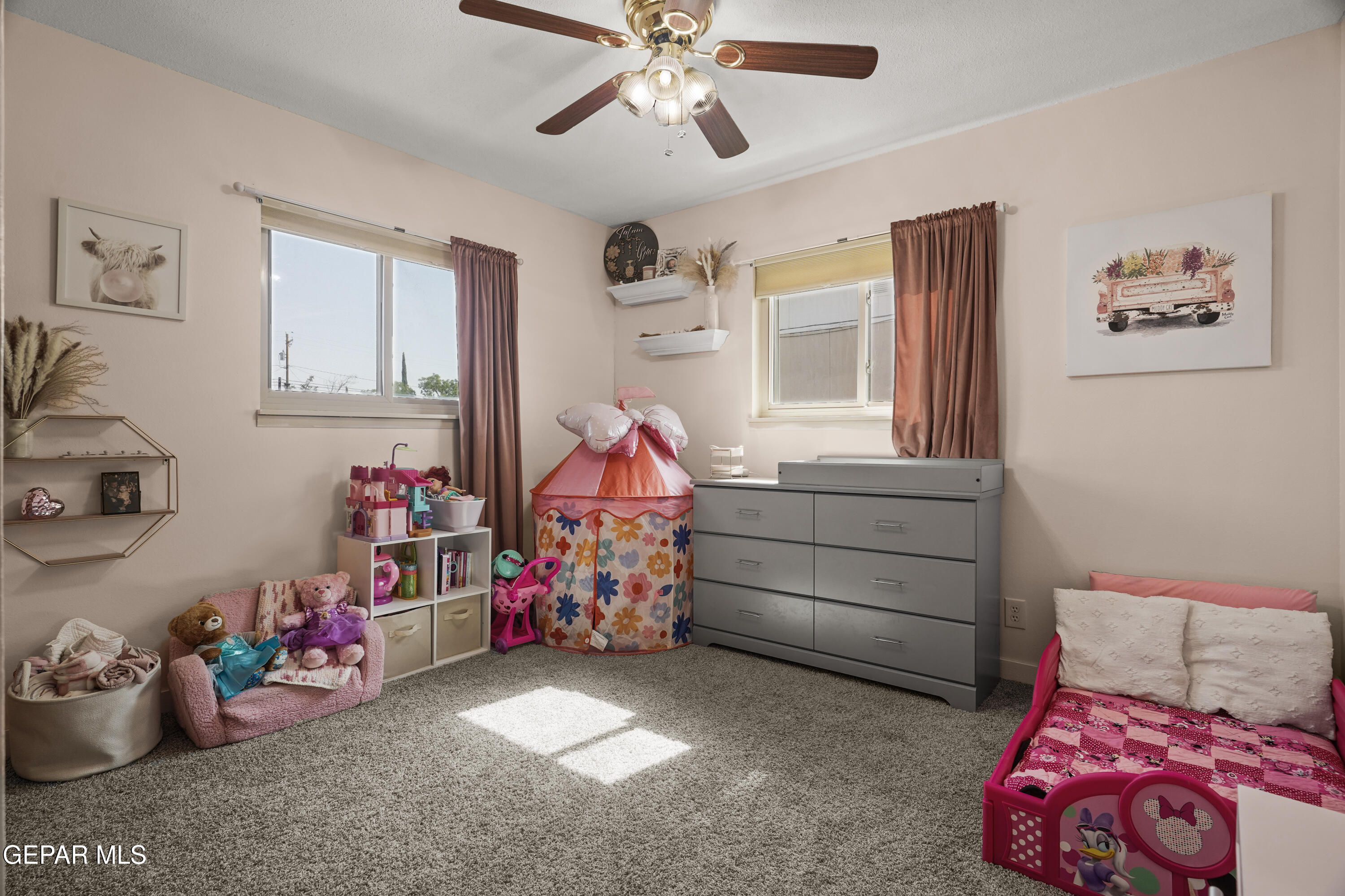 5804 TAUTOGA Drive