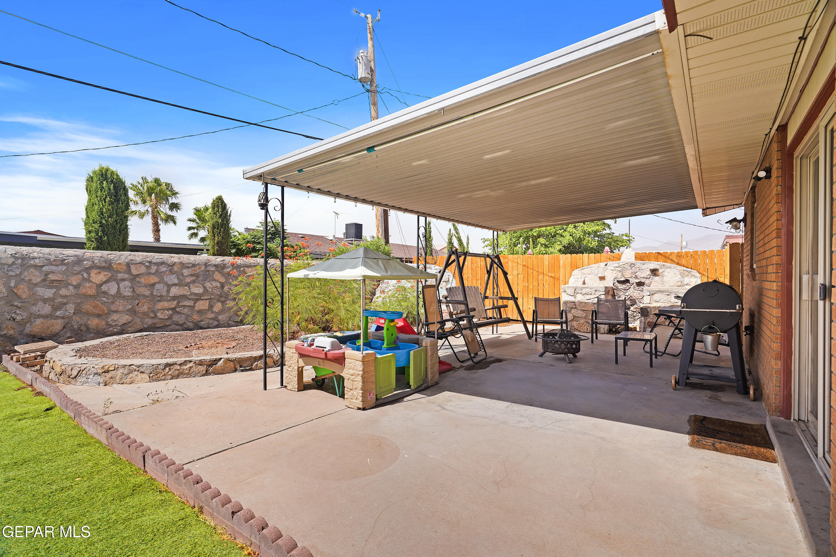 5804 TAUTOGA Drive