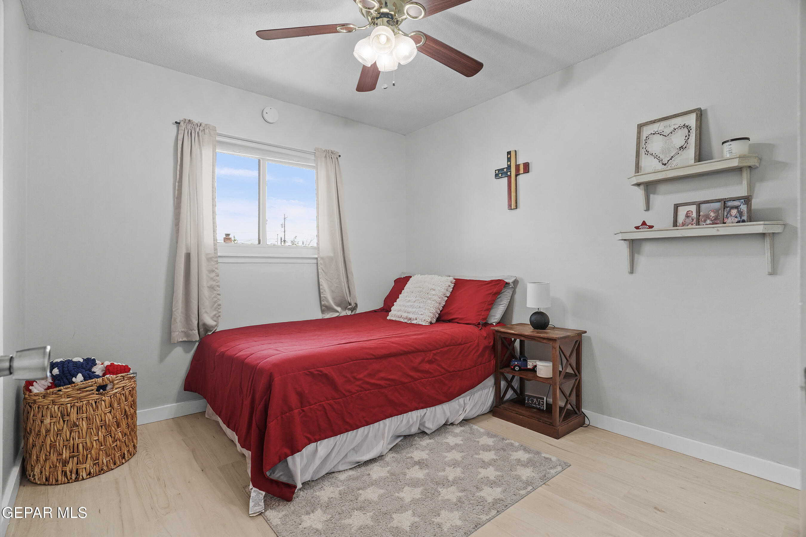 5804 TAUTOGA Drive