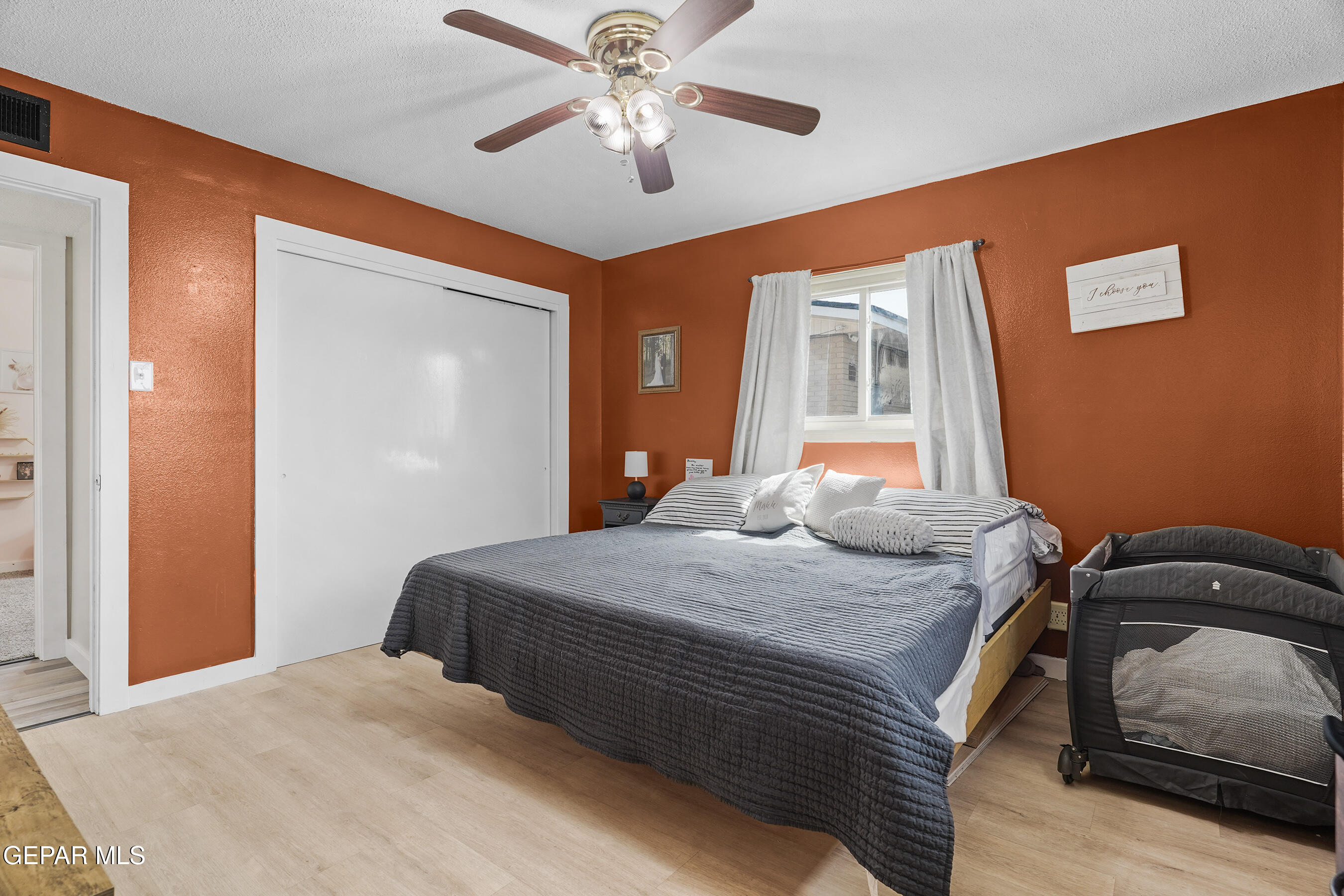 5804 TAUTOGA Drive