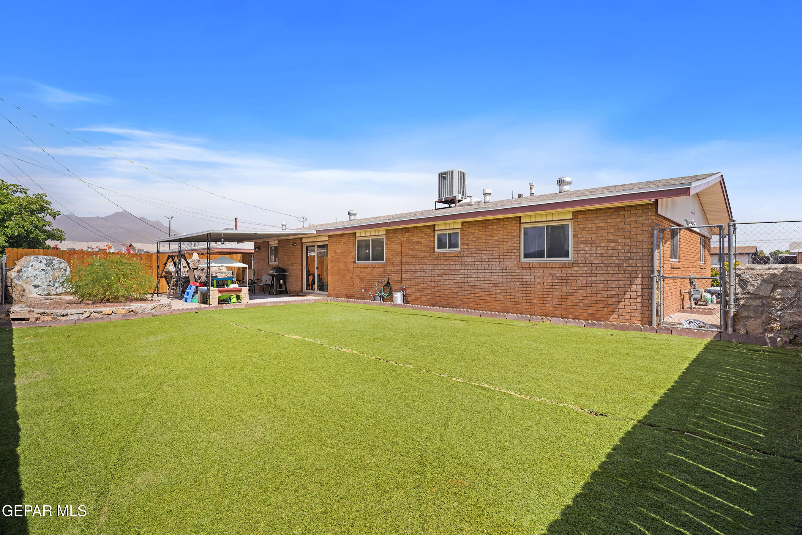 5804 TAUTOGA Drive