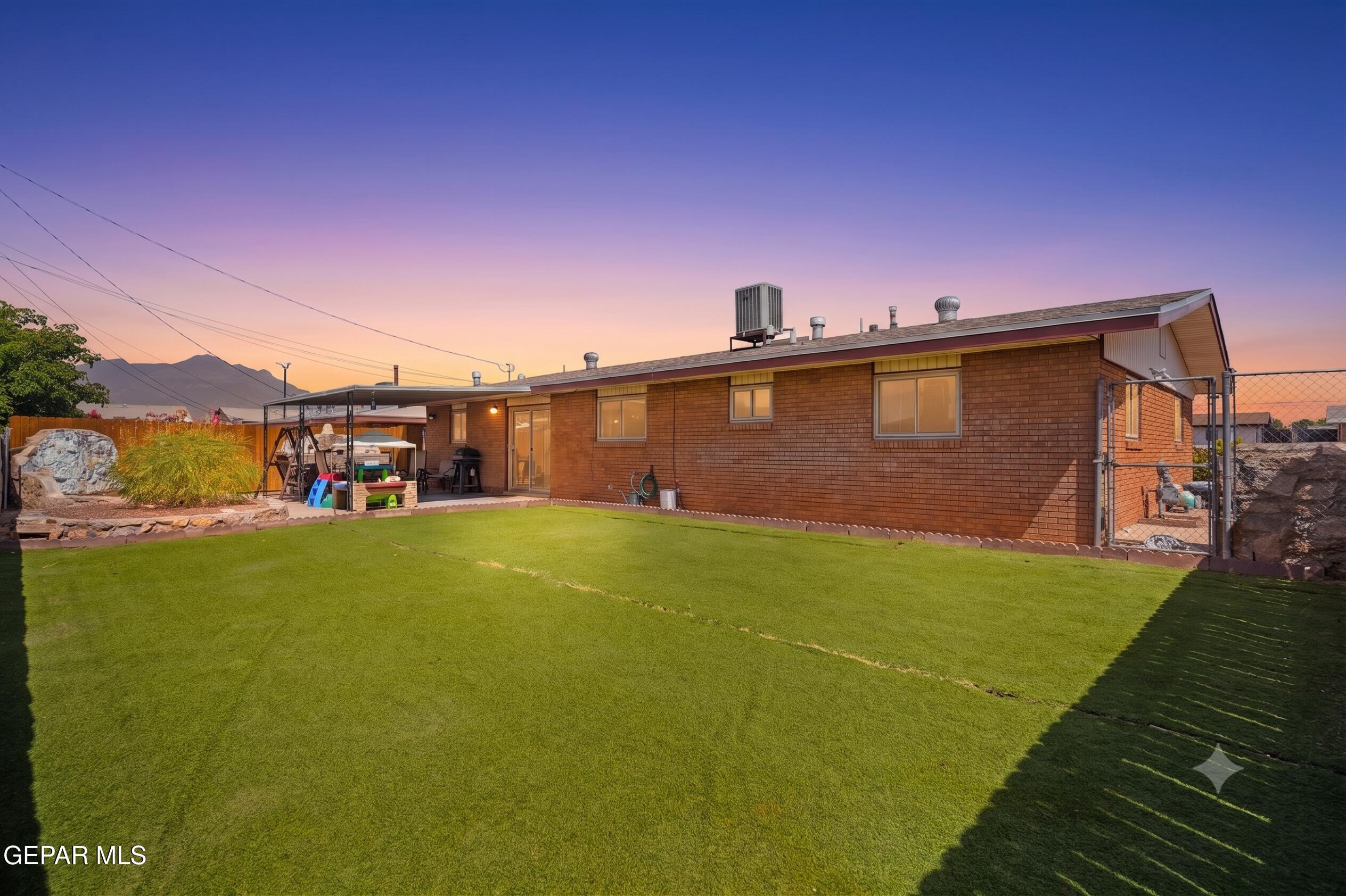 5804 TAUTOGA Drive