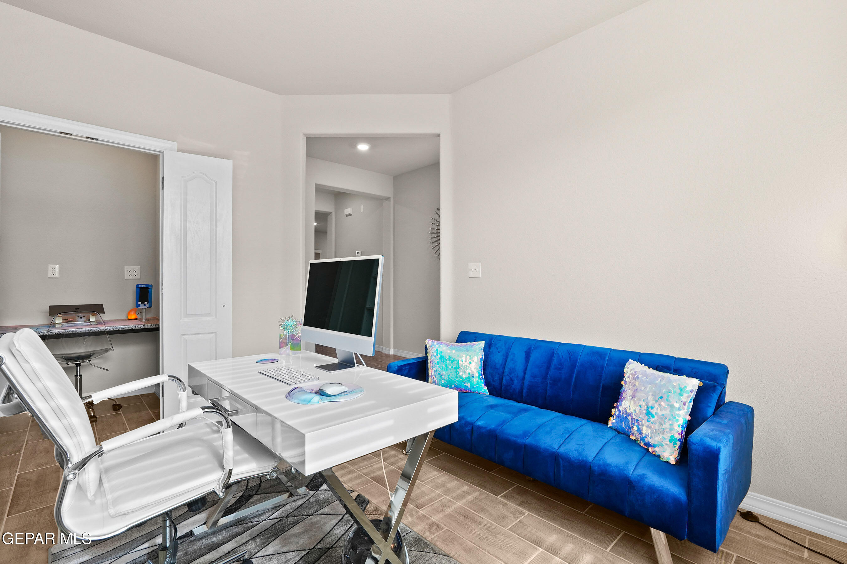 2383 ENCHANTED CROWN Lane