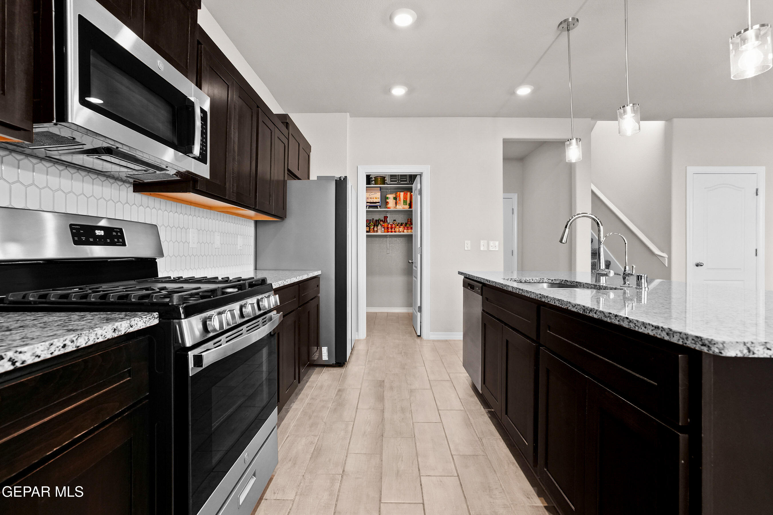 2383 ENCHANTED CROWN Lane