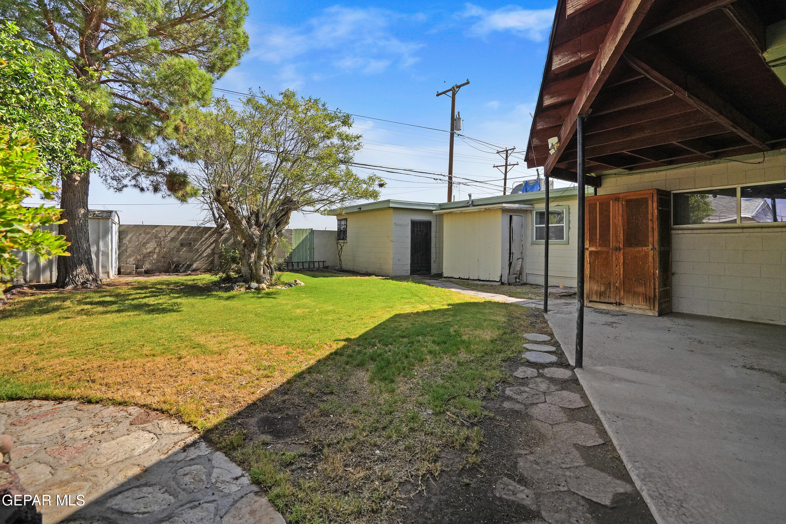 6329 CHERBOURG Avenue