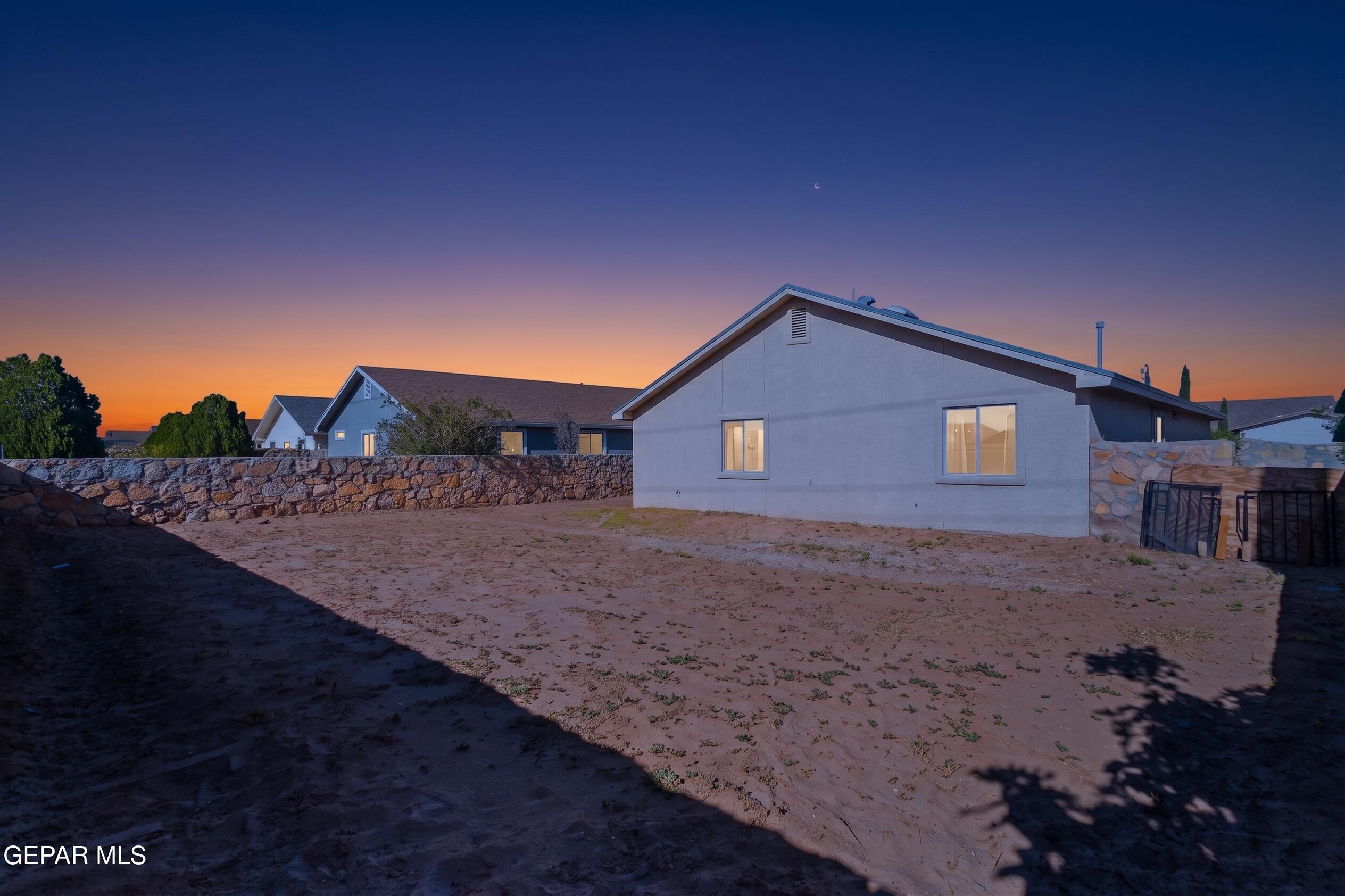 693 DESERT SAGE Drive