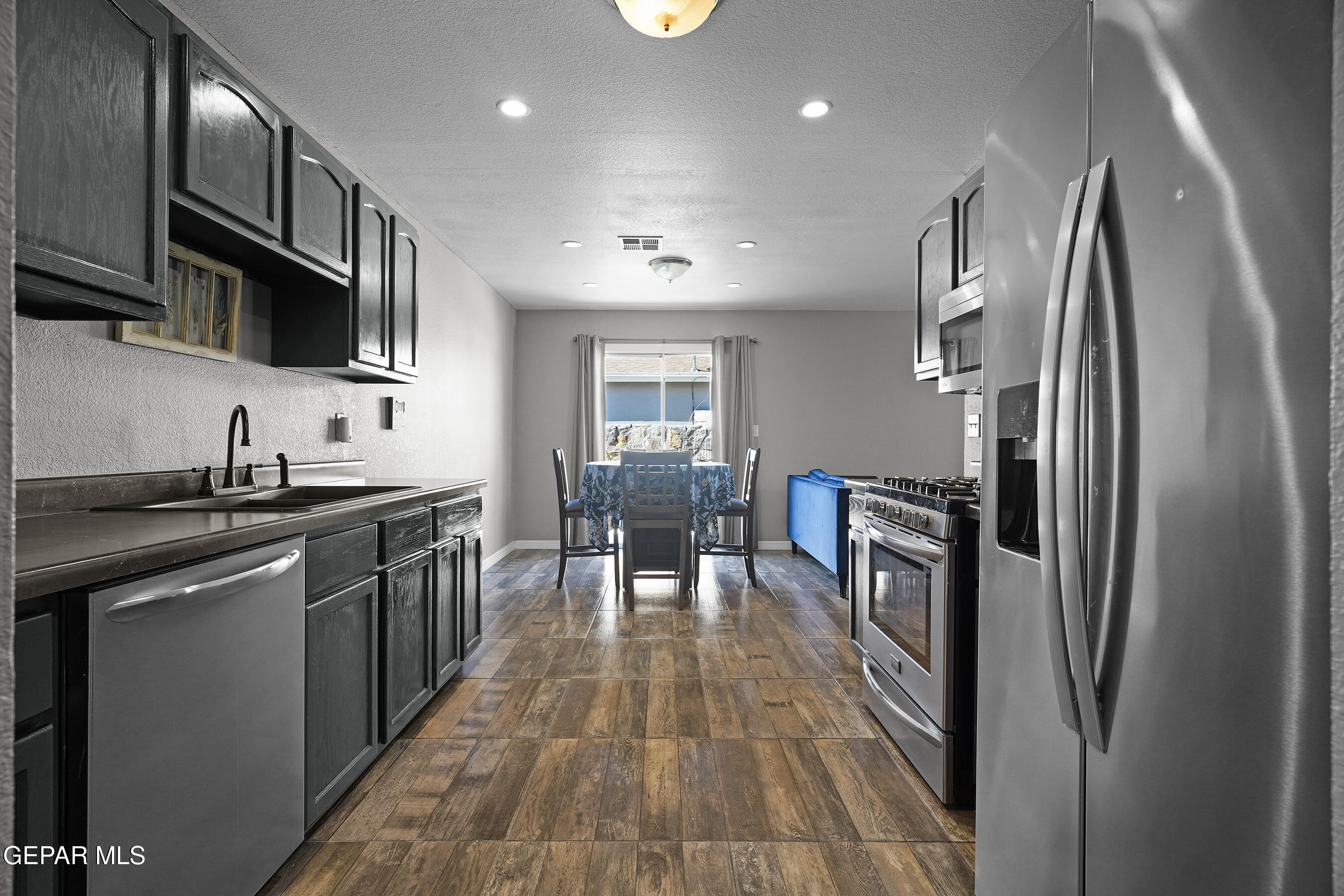 693 DESERT SAGE Drive
