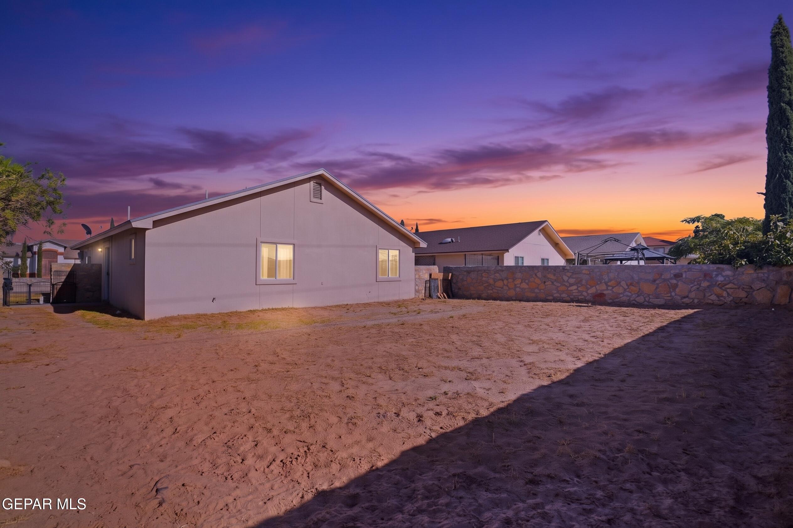 693 DESERT SAGE Drive