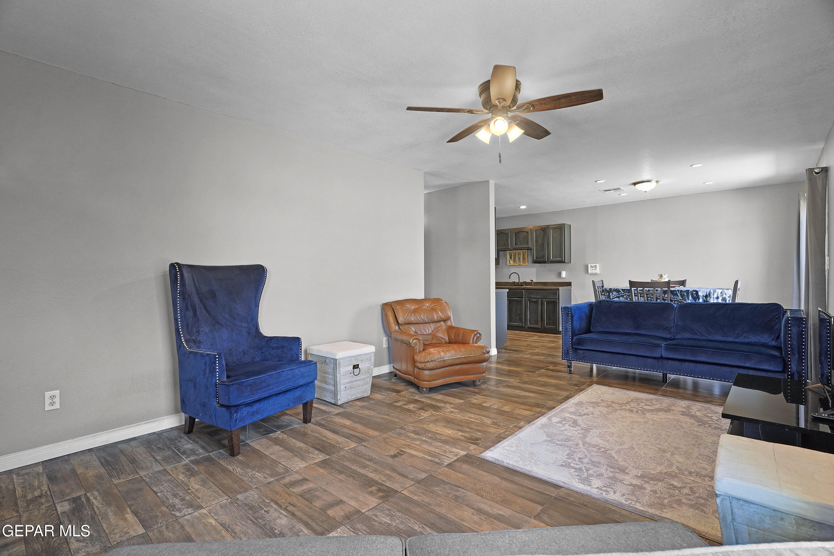 693 DESERT SAGE Drive