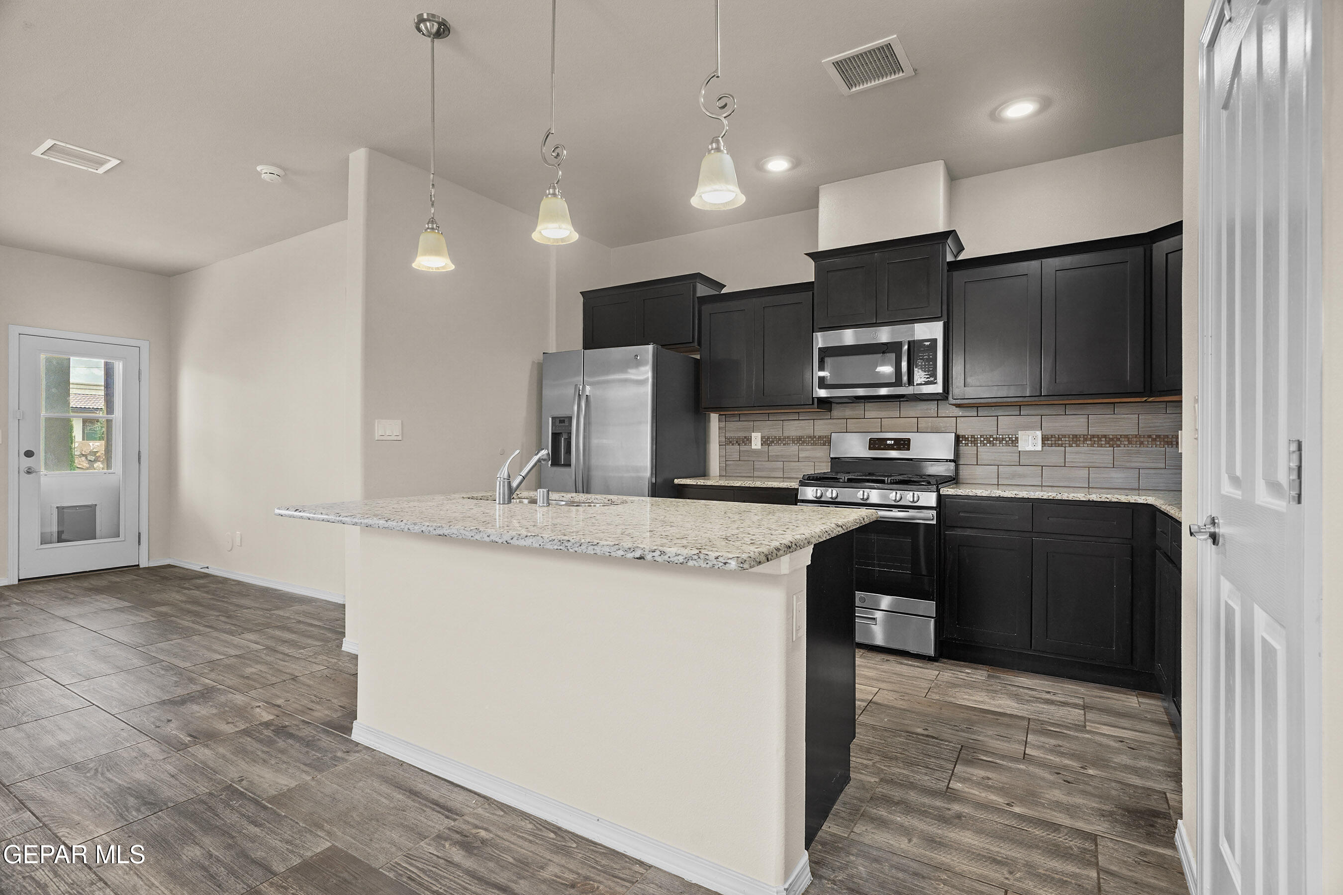 7553 WOLF CREEK Drive