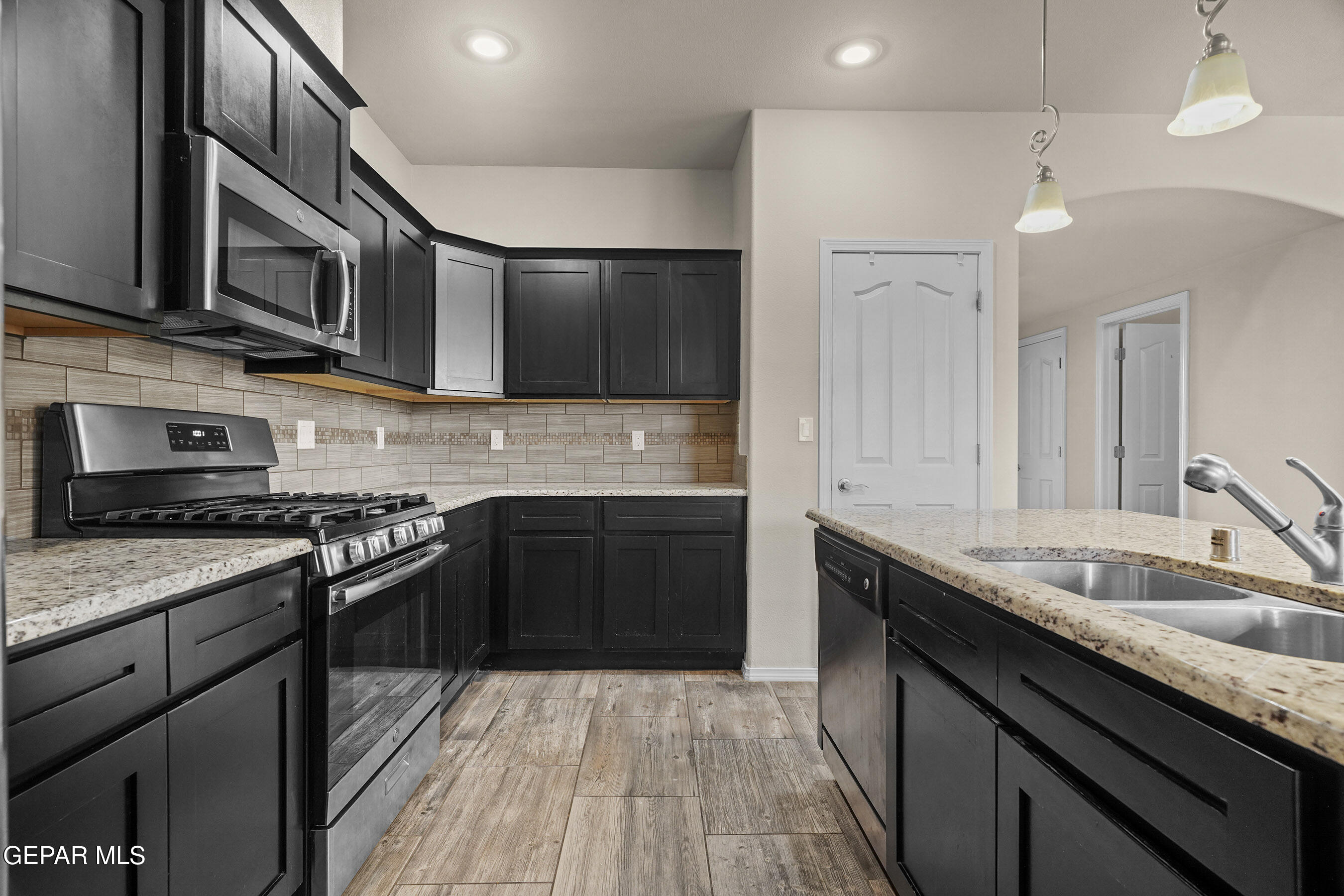7553 WOLF CREEK Drive