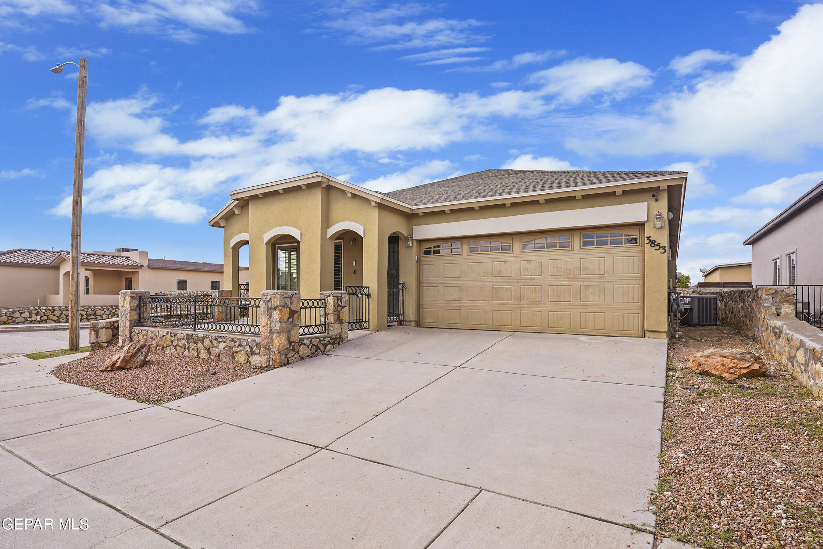 3853 LOMA CORTEZ Drive