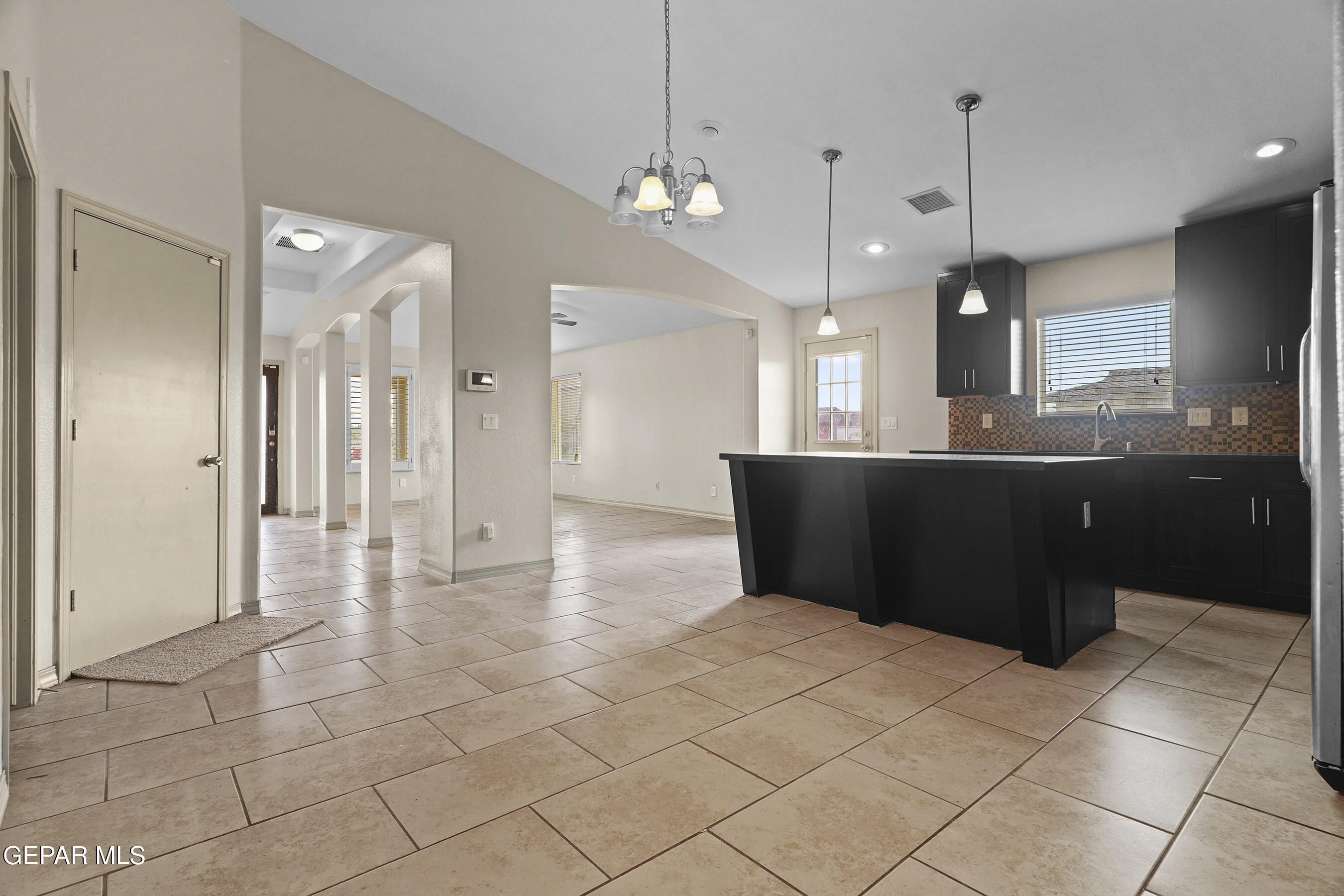 3853 LOMA CORTEZ Drive