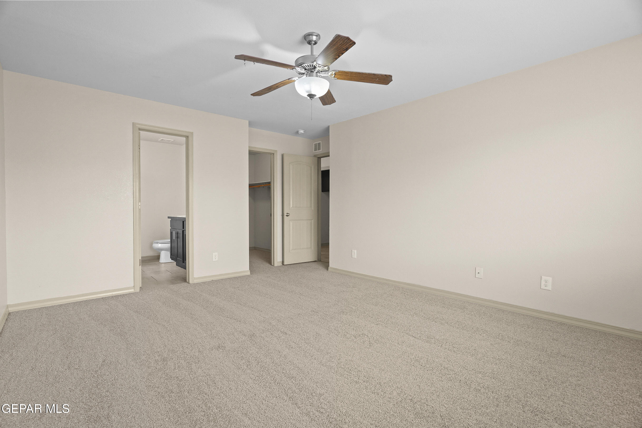 3853 LOMA CORTEZ Drive