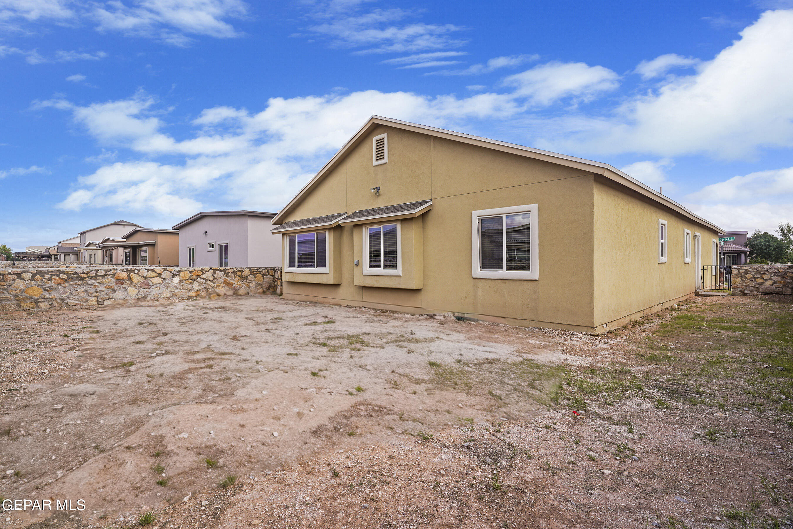 3853 LOMA CORTEZ Drive