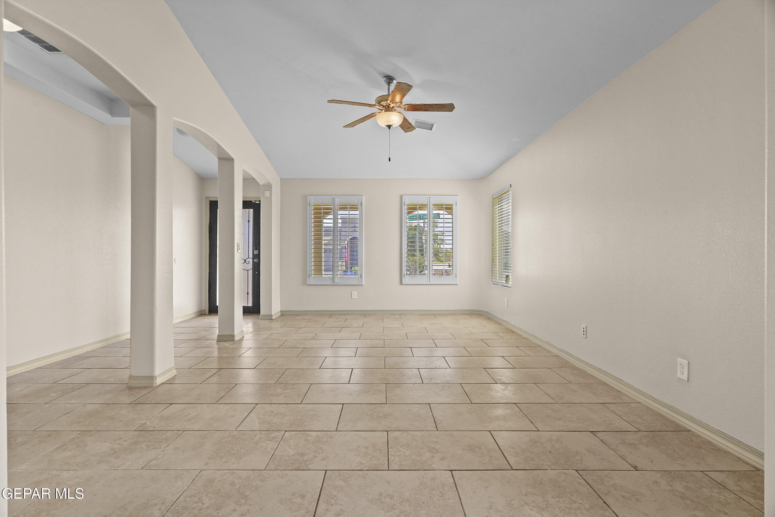 3853 LOMA CORTEZ Drive
