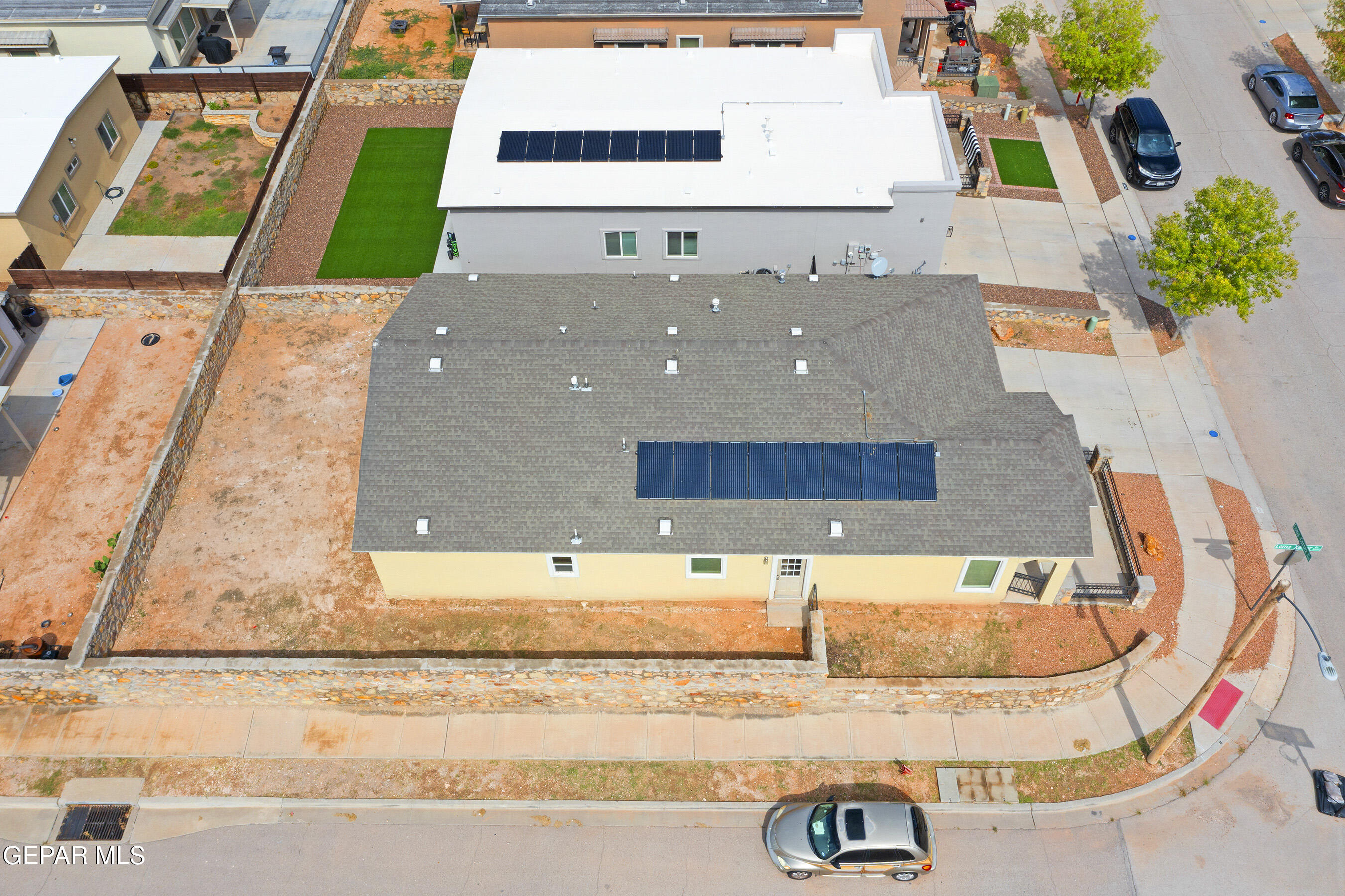 3853 LOMA CORTEZ Drive
