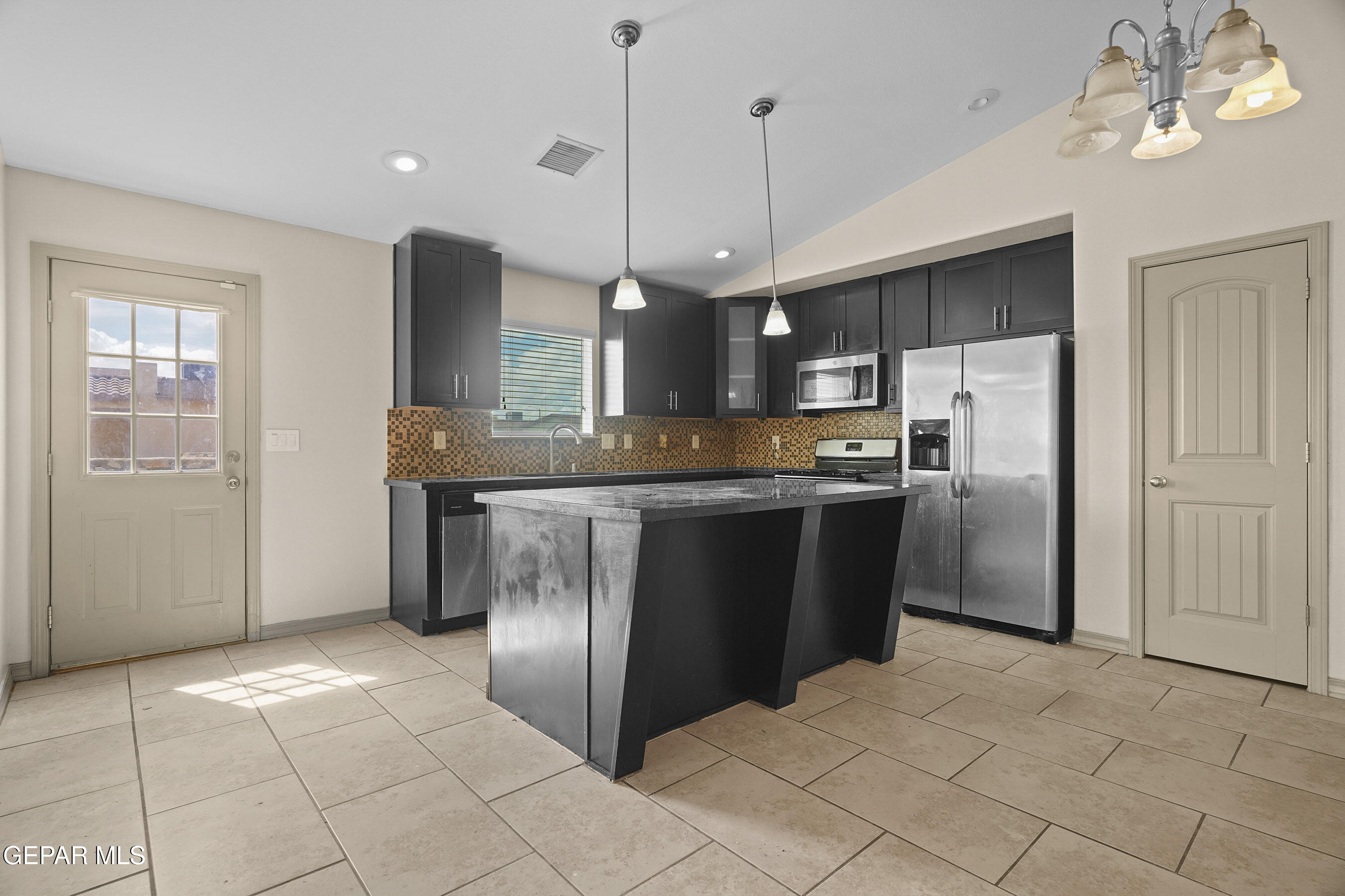 3853 LOMA CORTEZ Drive