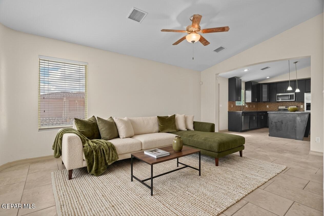 3853 LOMA CORTEZ Drive