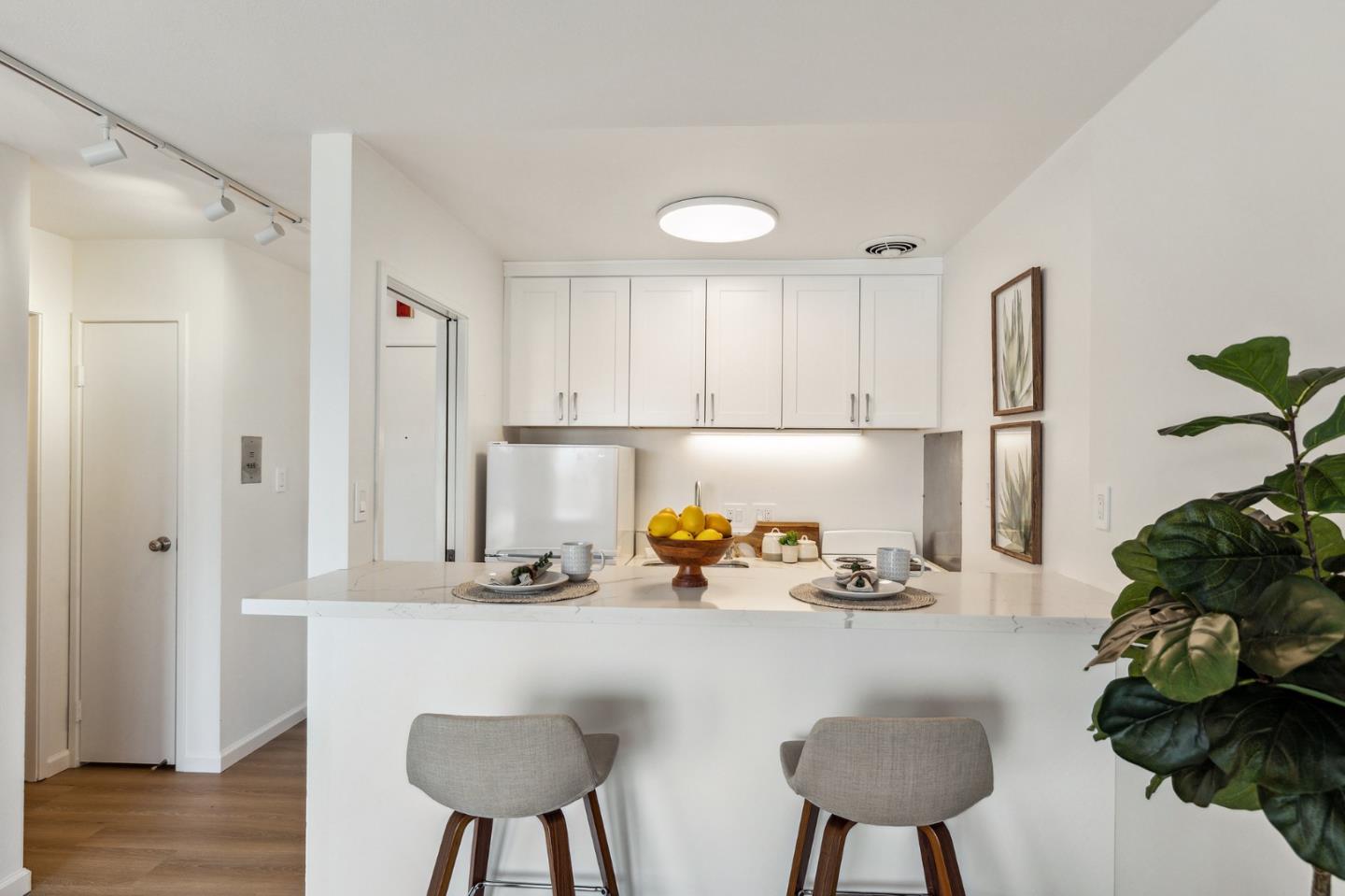 833 N Humboldt ST 501