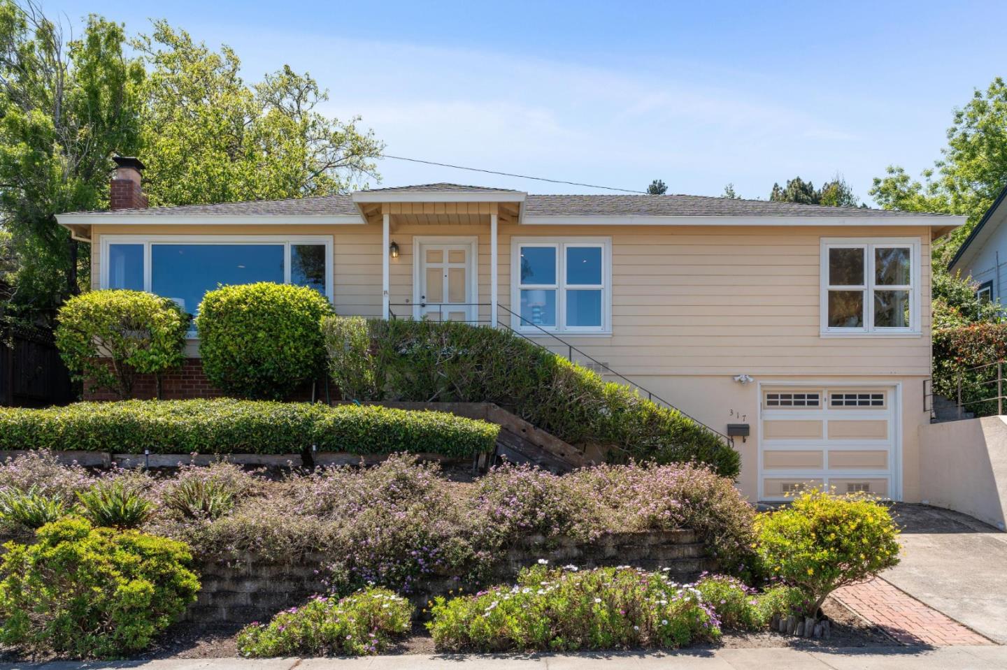 317 Rolling Hills AVE