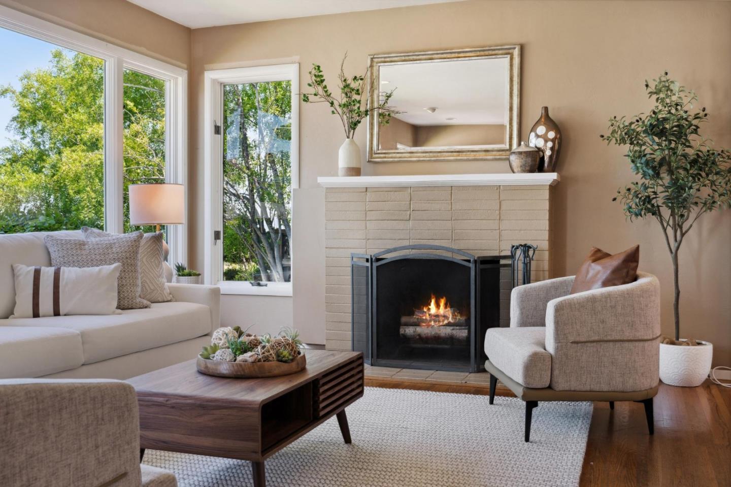 317 Rolling Hills AVE