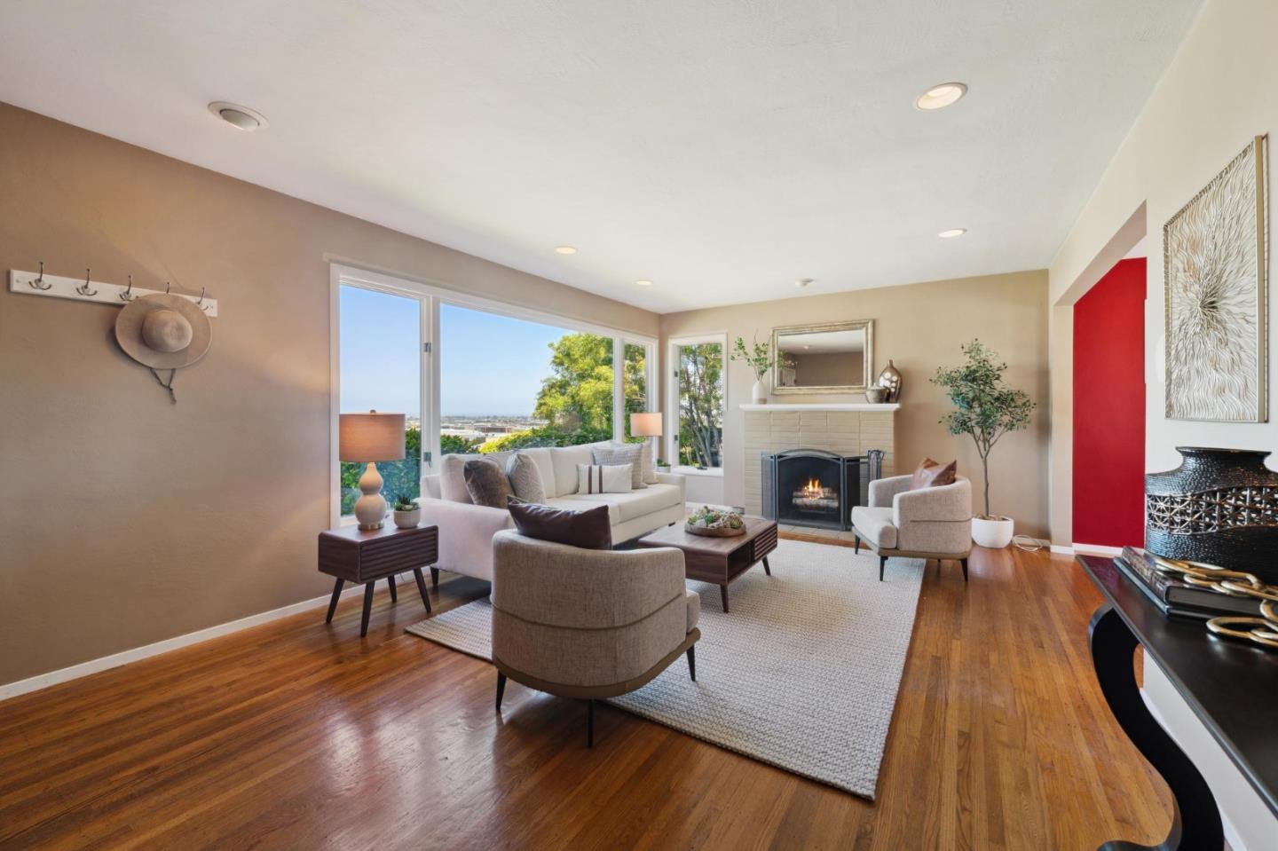 317 Rolling Hills AVE