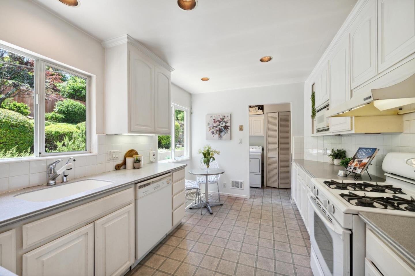 317 Rolling Hills AVE