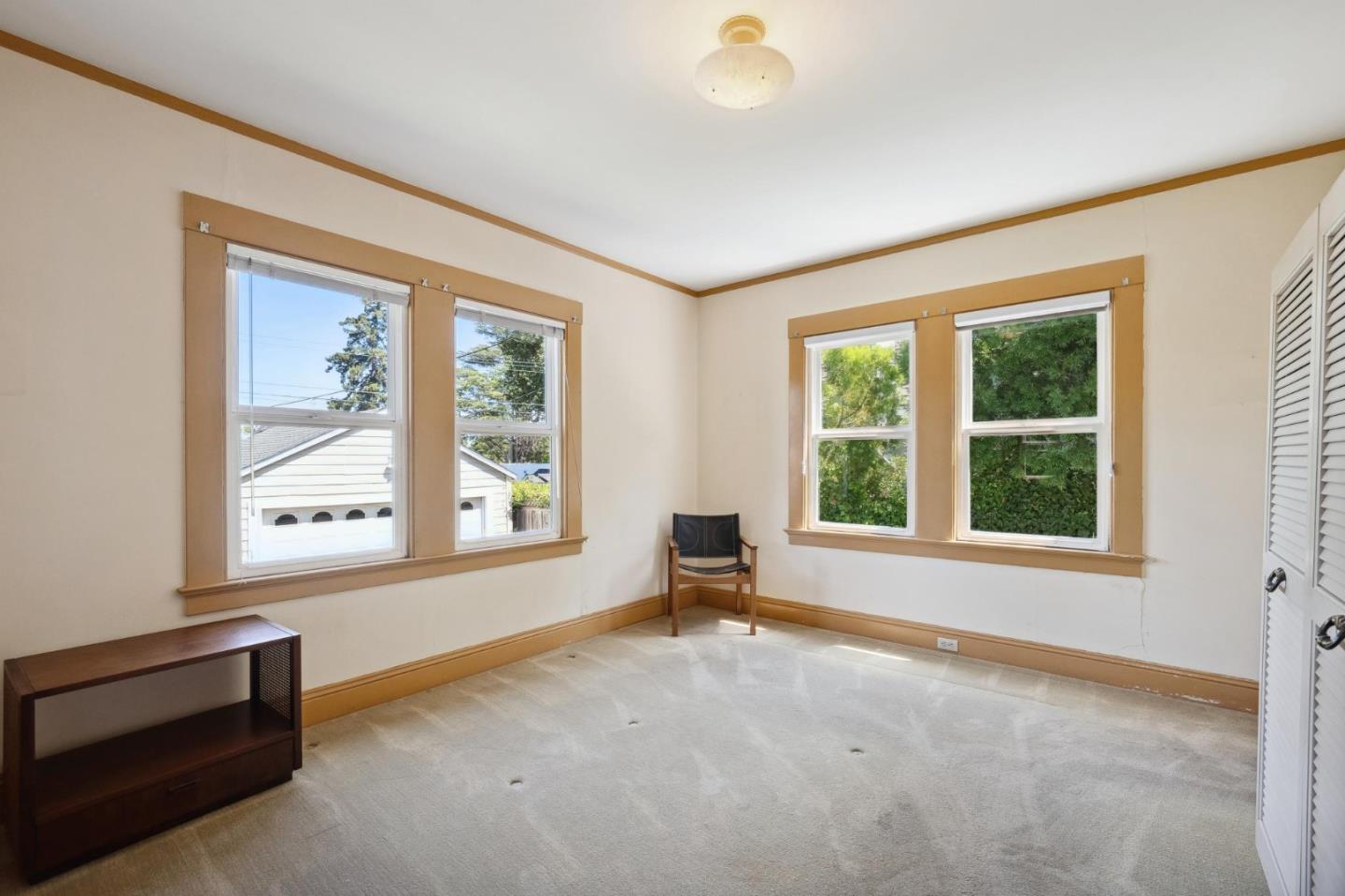 1112 Vancouver AVE