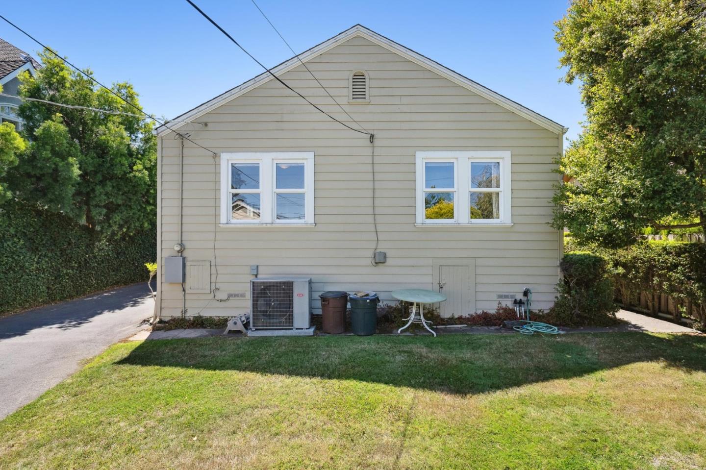 1112 Vancouver AVE
