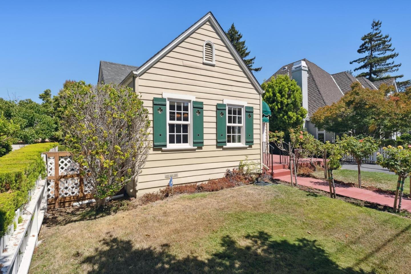 1112 Vancouver AVE