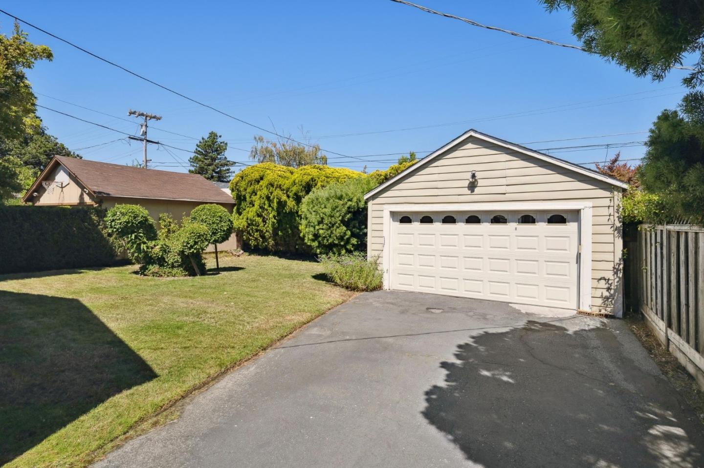 1112 Vancouver AVE