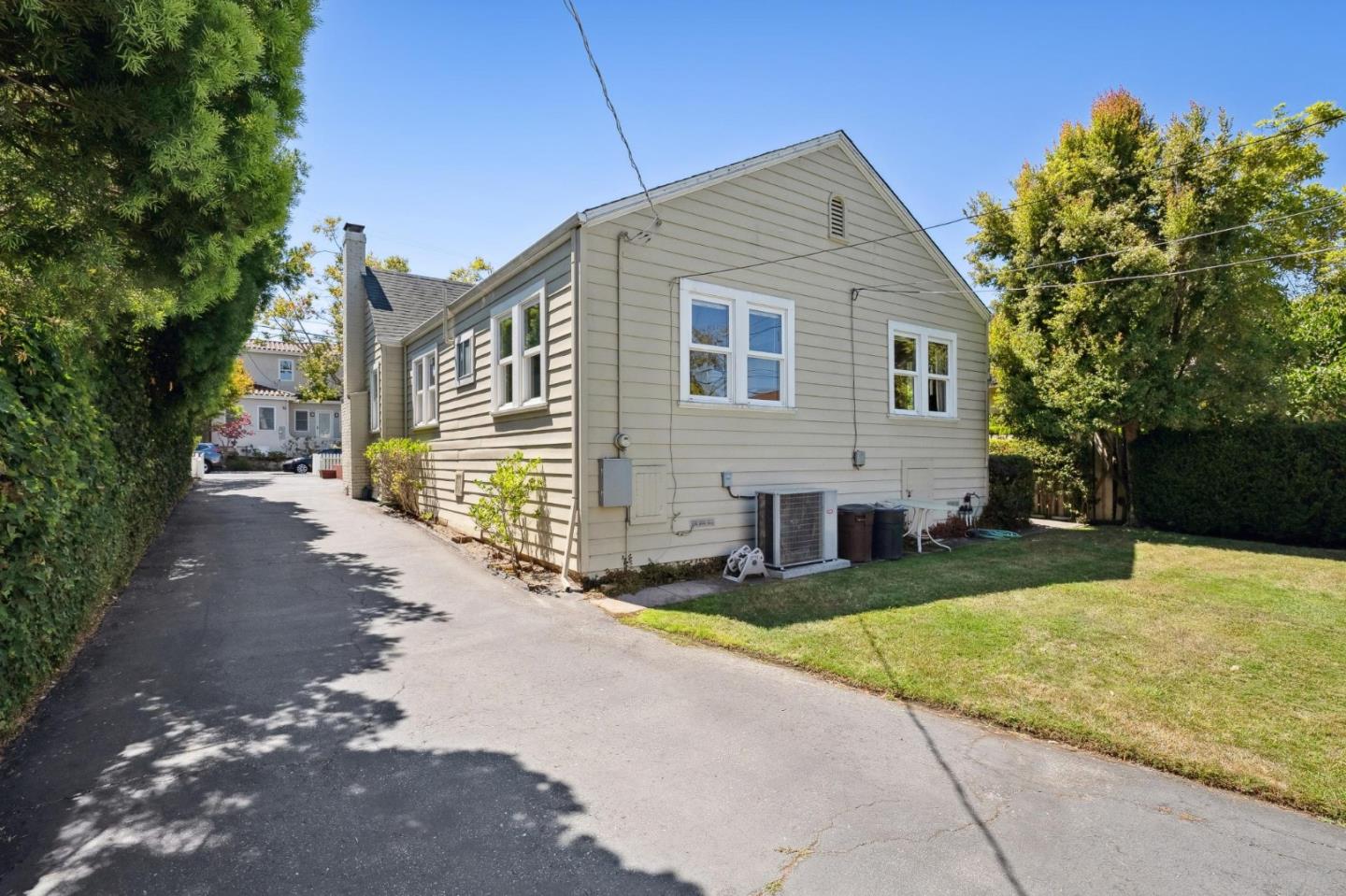 1112 Vancouver AVE