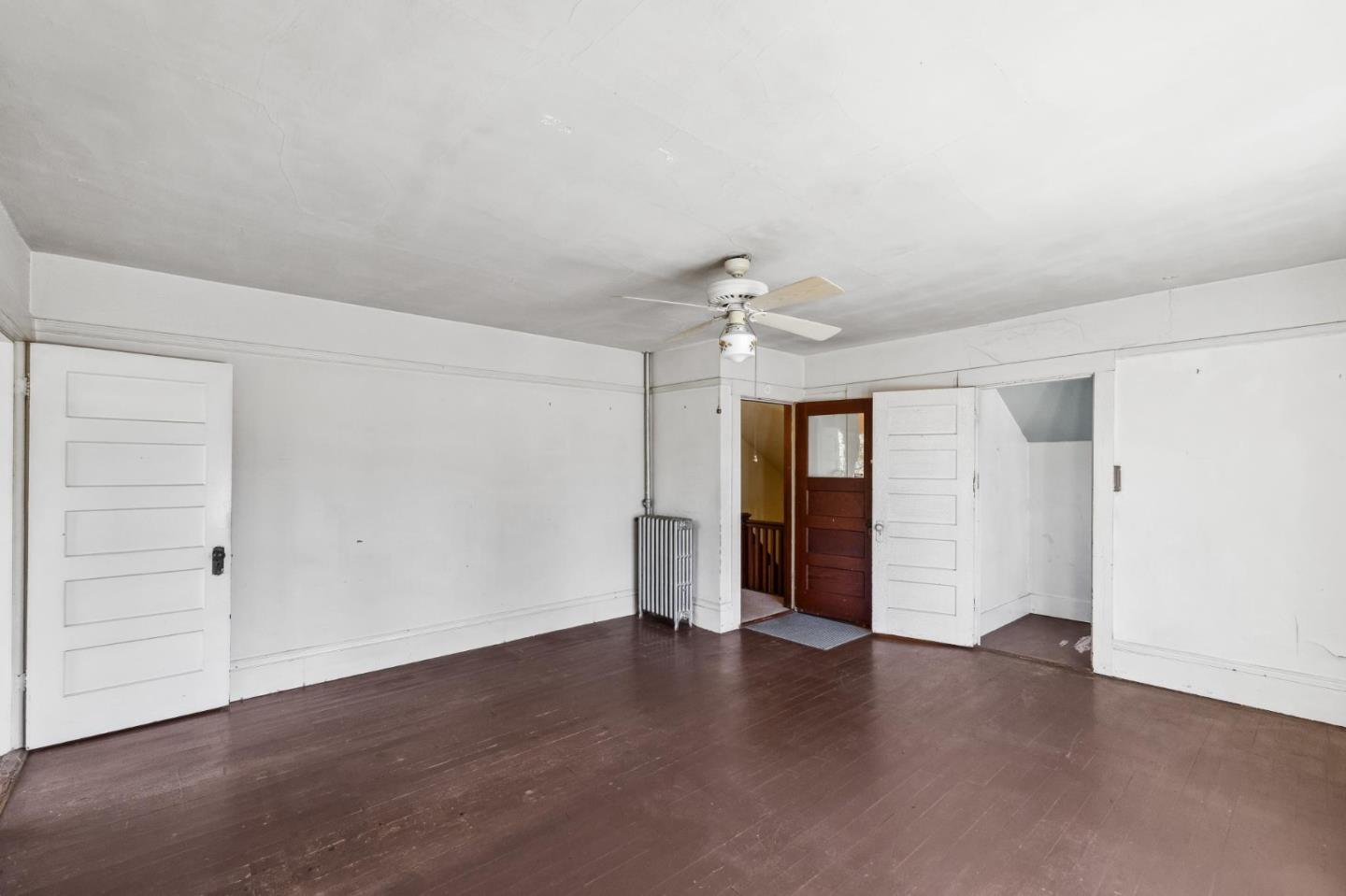 1513 Forest View AVE