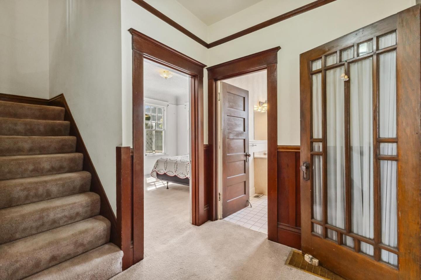 1513 Forest View AVE