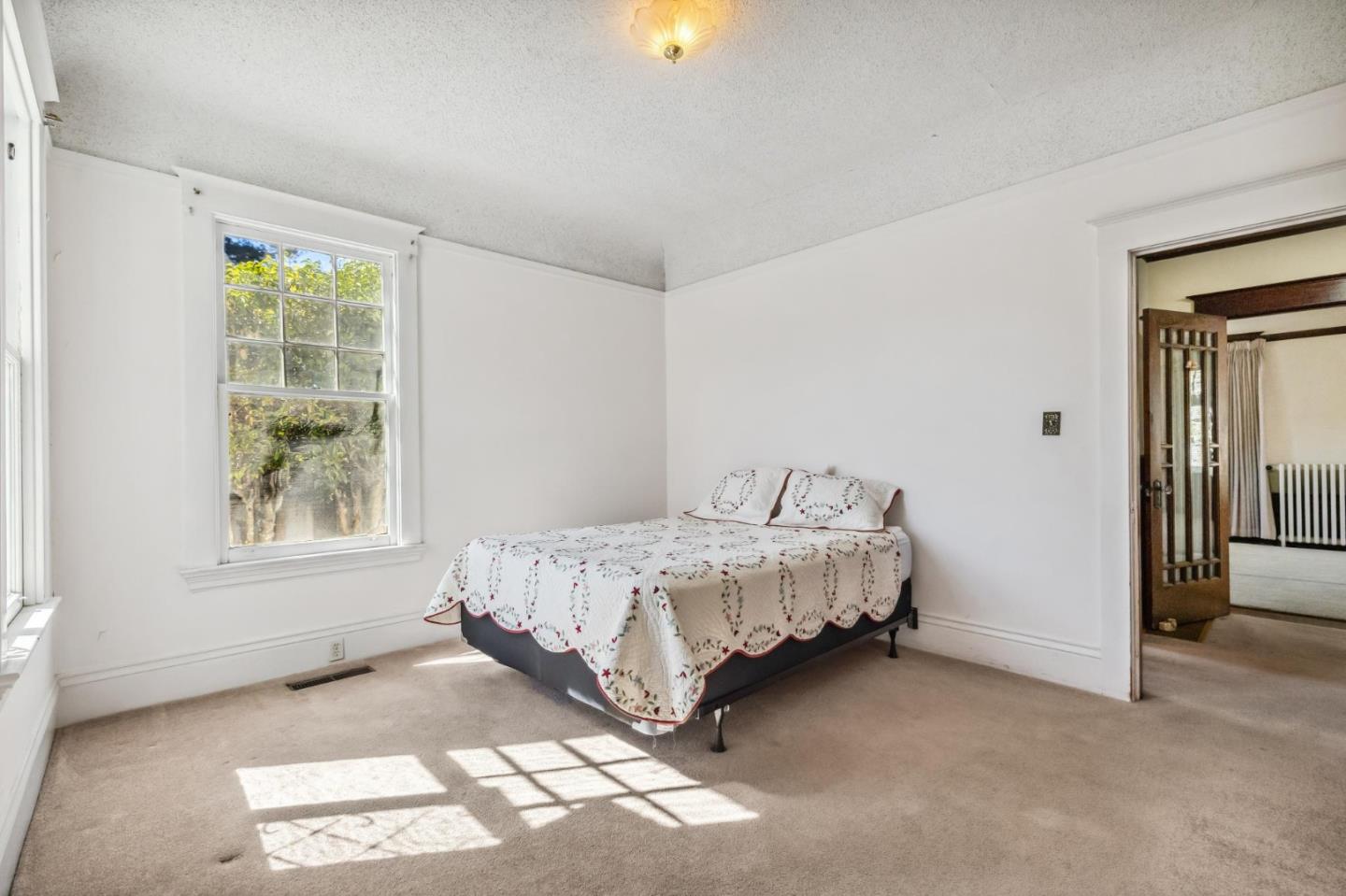 1513 Forest View AVE