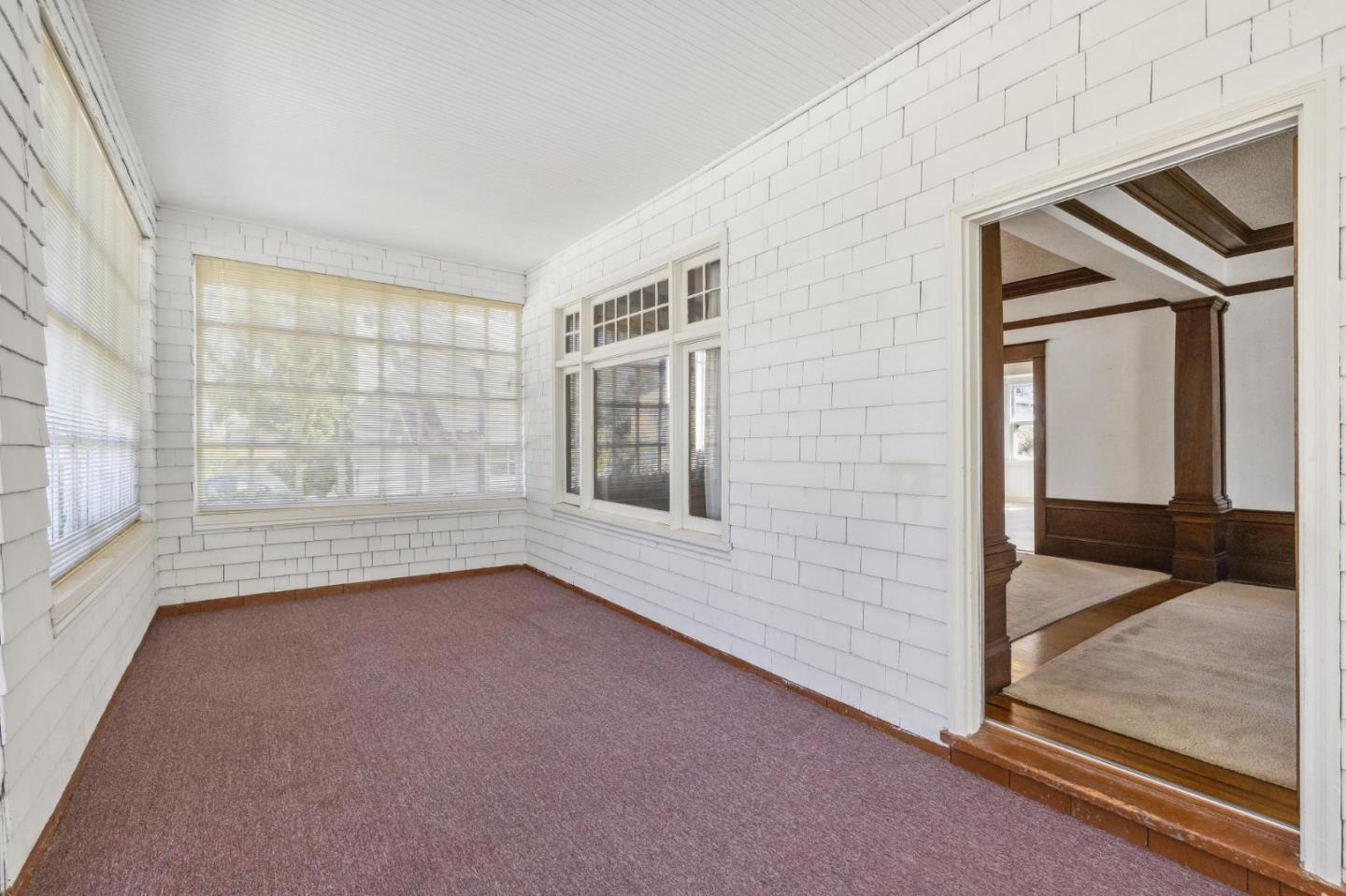 1513 Forest View AVE