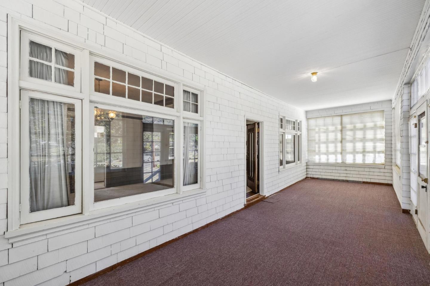 1513 Forest View AVE