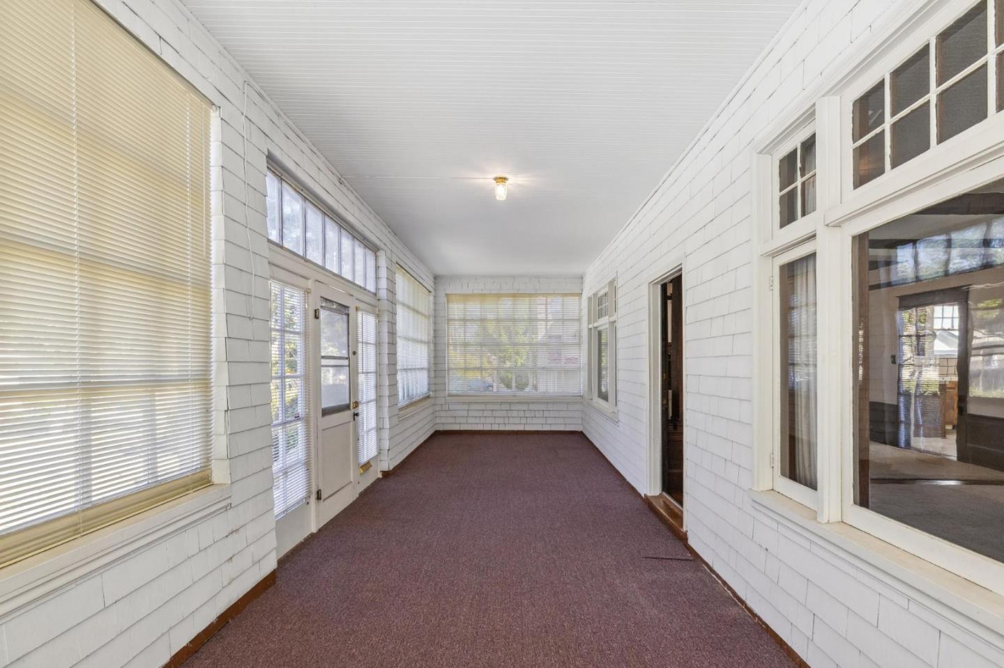 1513 Forest View AVE