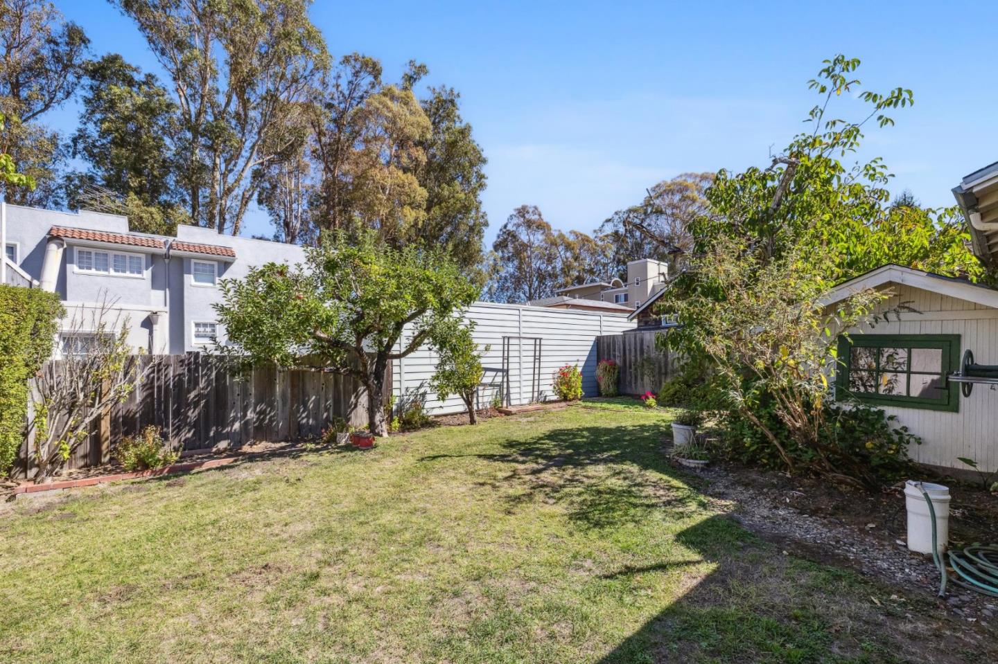 1513 Forest View AVE