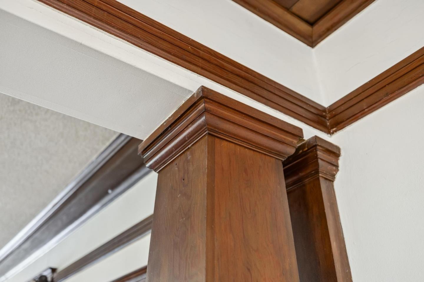 1513 Forest View AVE