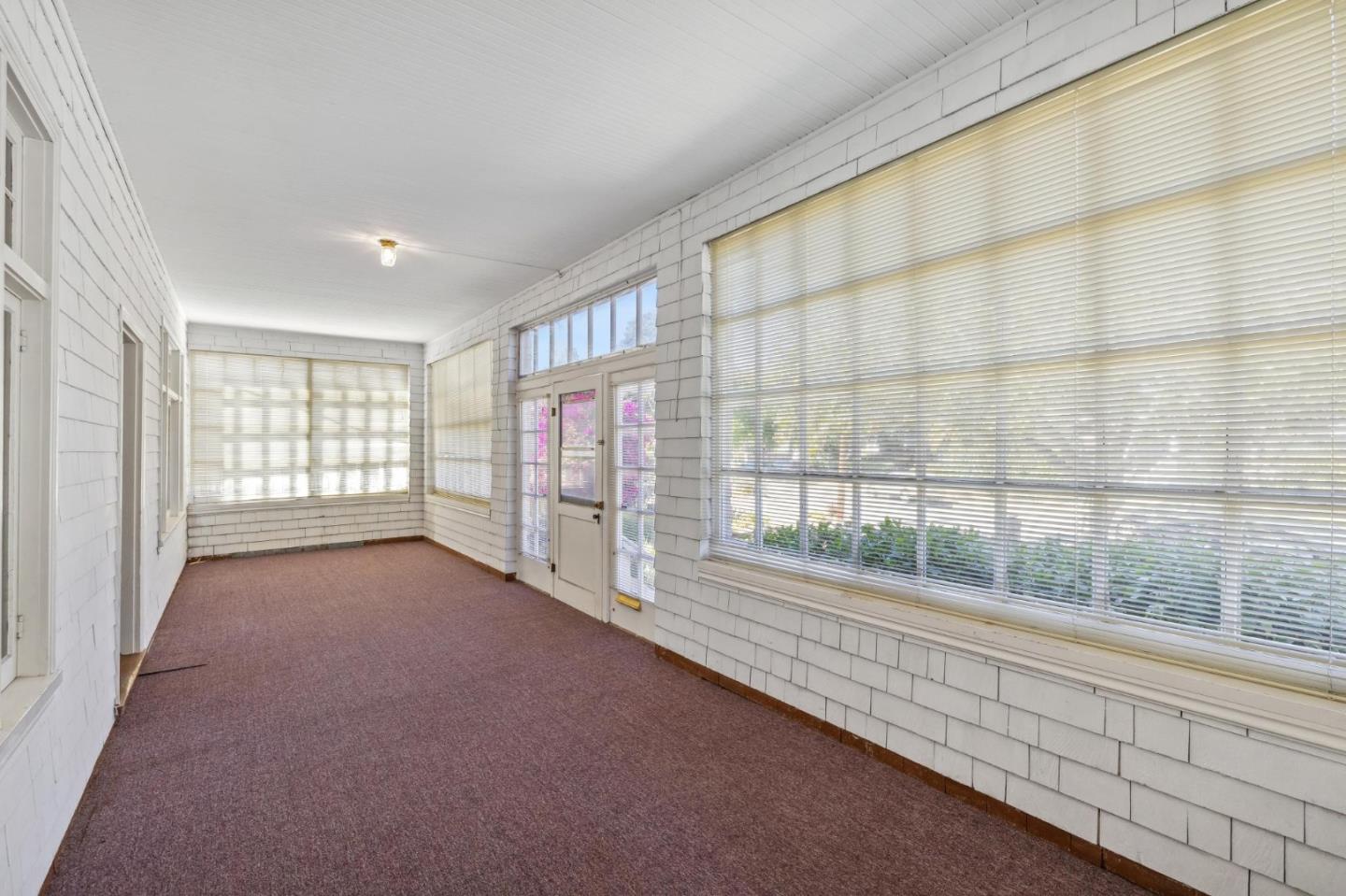 1513 Forest View AVE