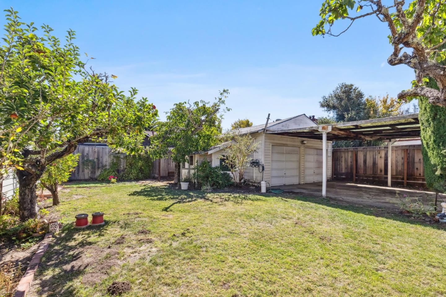 1513 Forest View AVE