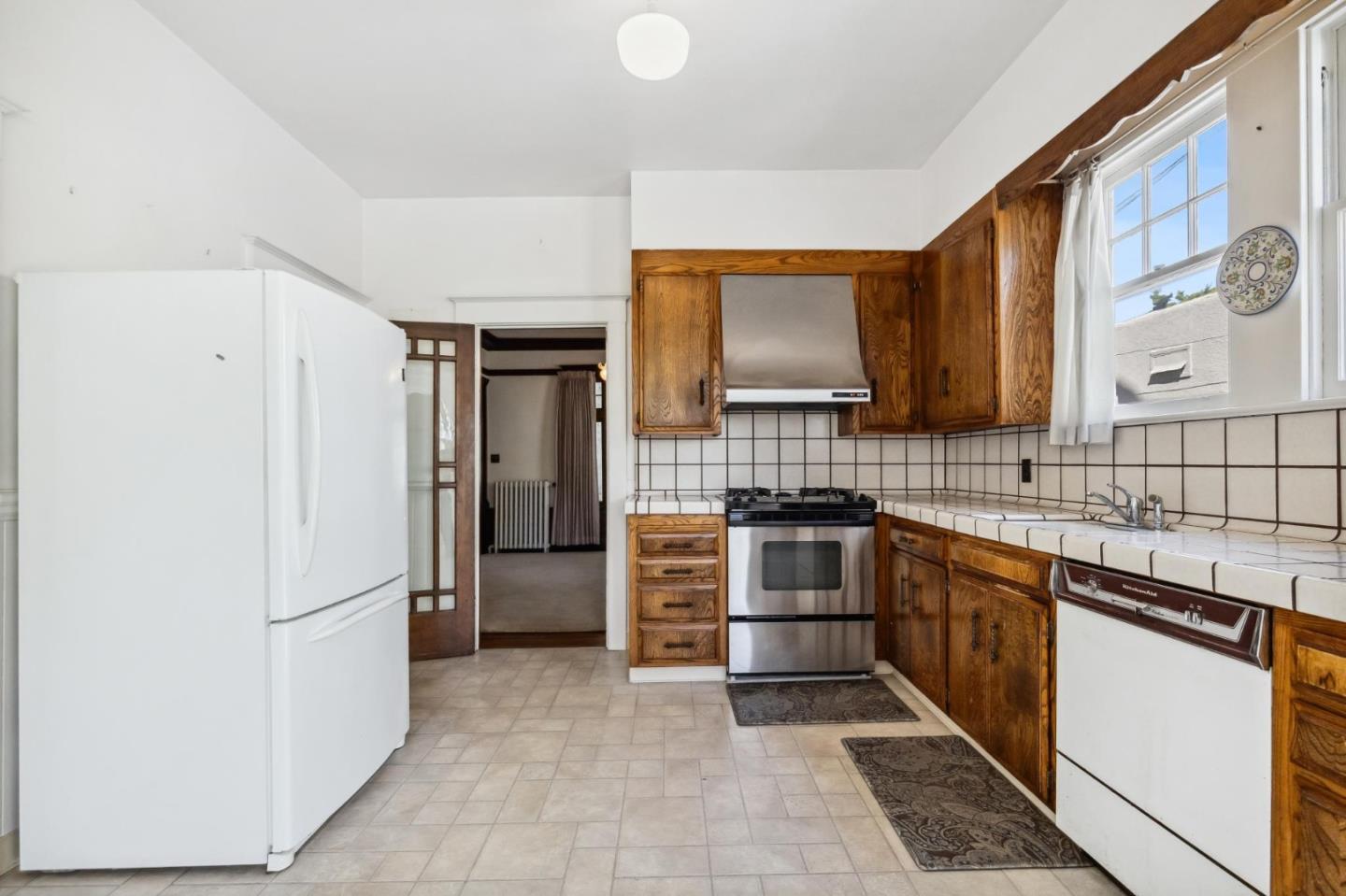 1513 Forest View AVE