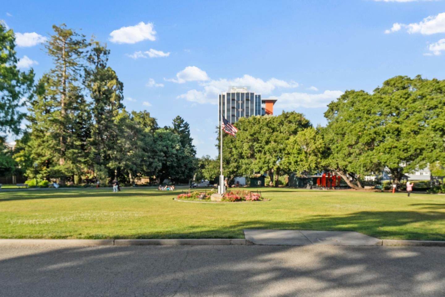 10 9th Avenue 303