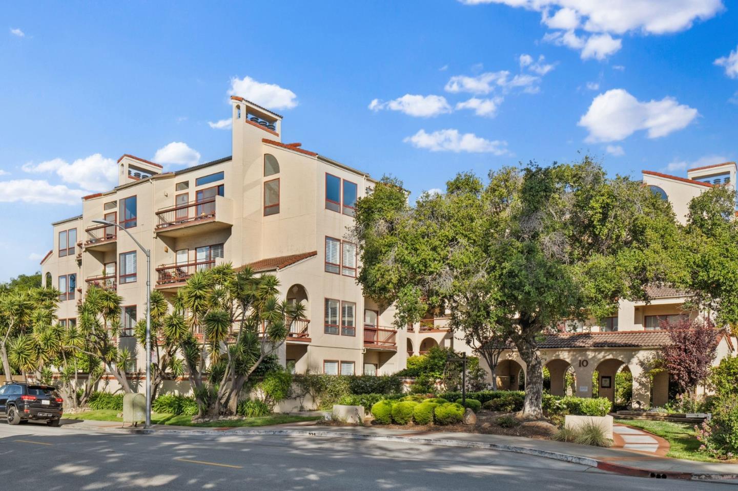 10 9th Avenue 303