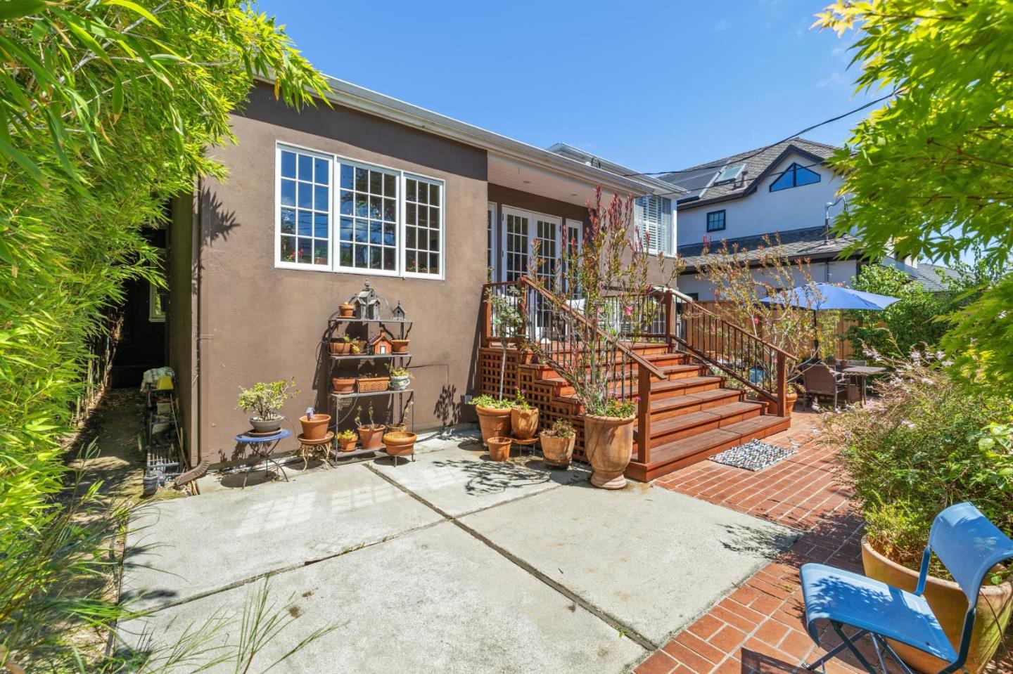 729 Plymouth Way
