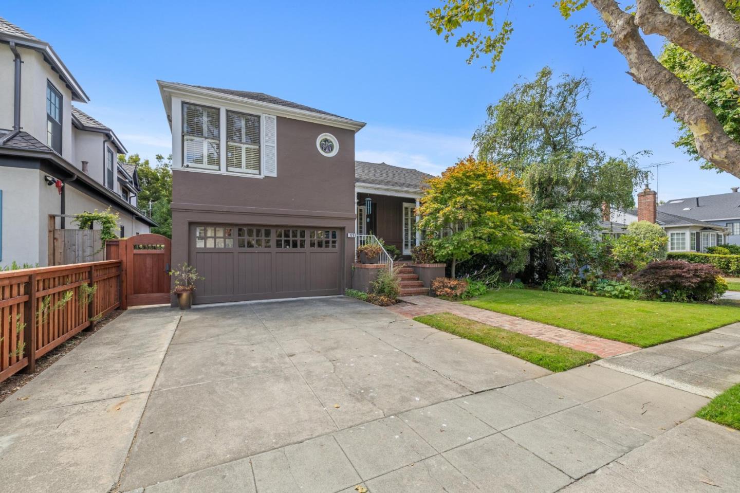 729 Plymouth Way