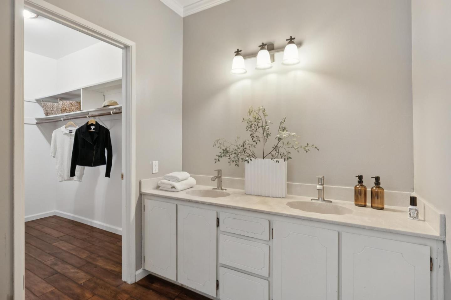 1328 Woodside Road