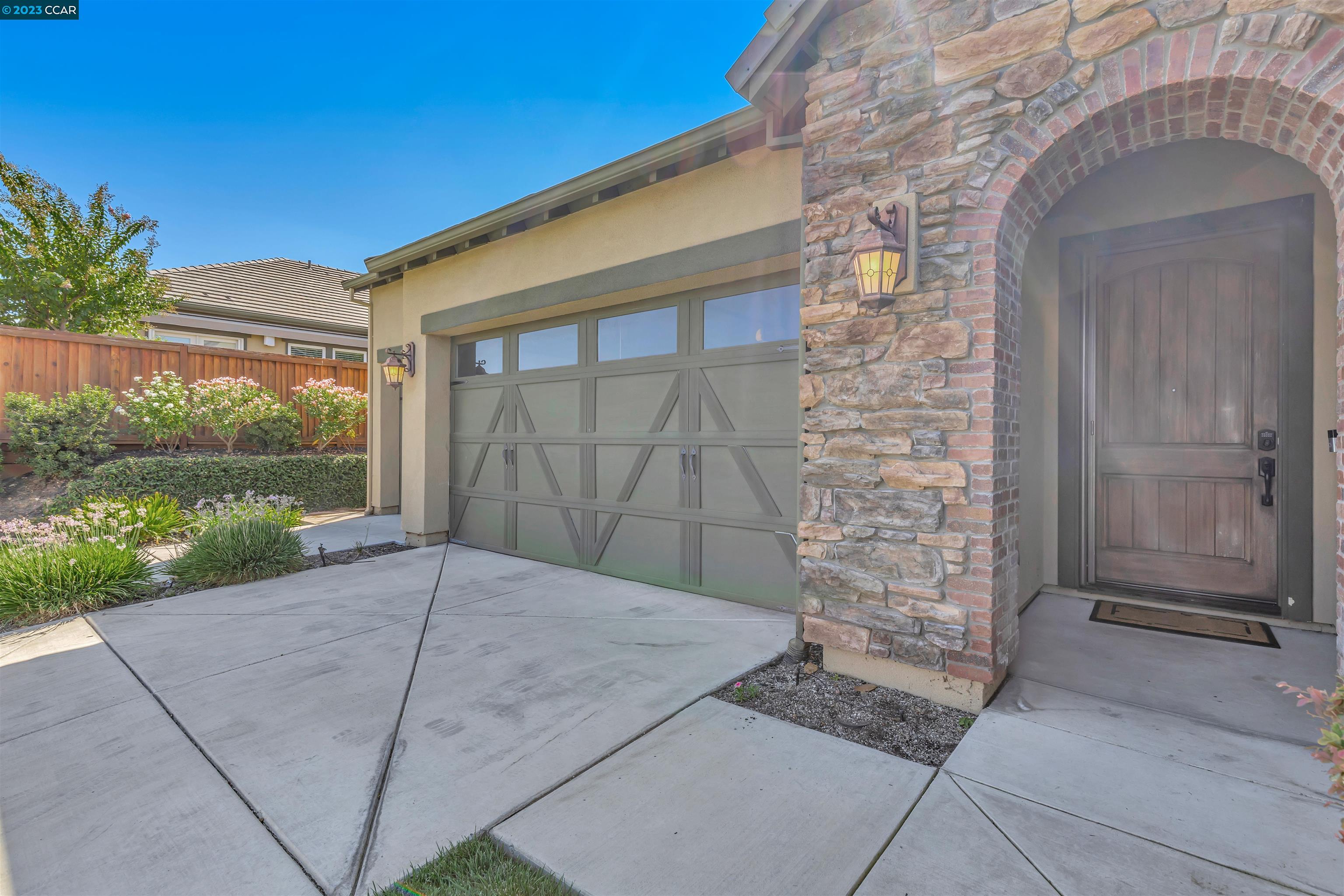 1629 Zinfandel Dr